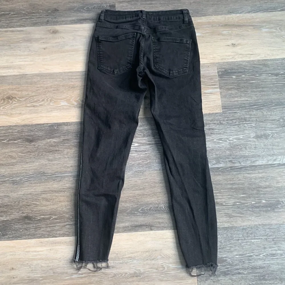 Denim &Company black jeans raw hem ankle size 6